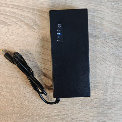 Mini UPS V1203W (12V) 8000mAh