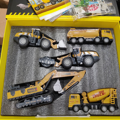 BeiJess 562A Engineering Vehicle (5pc) Box