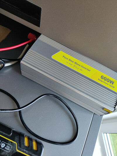 JYINS P-600/1200W 12V (pure sine wave)