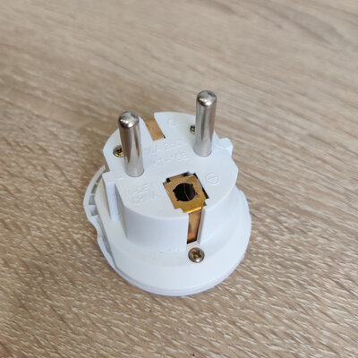 ProZone Connersion Universal Plug SZ-015 (US/UK/AU in EU) White