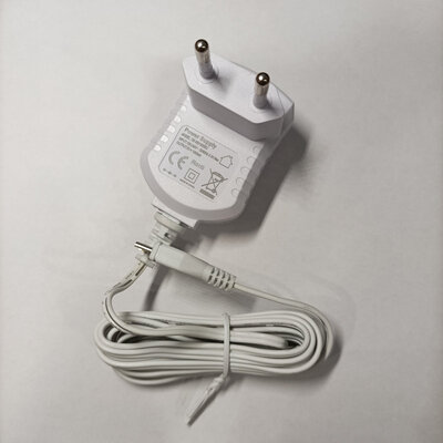 E-JUN QK-0501000EU 5V/1A (2.4m) White