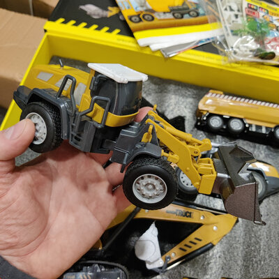 BeiJess 562A Engineering Vehicle (5pc) Box